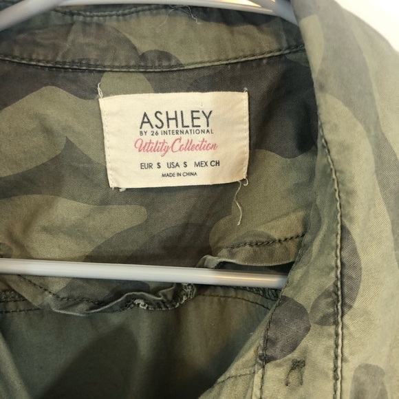 Ashley by 26 International Camo army button down - Picture 2 of 5